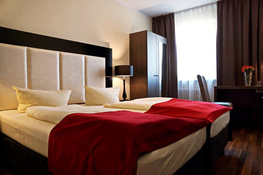 Admiral Hotel 3*