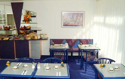 Admiral 3*